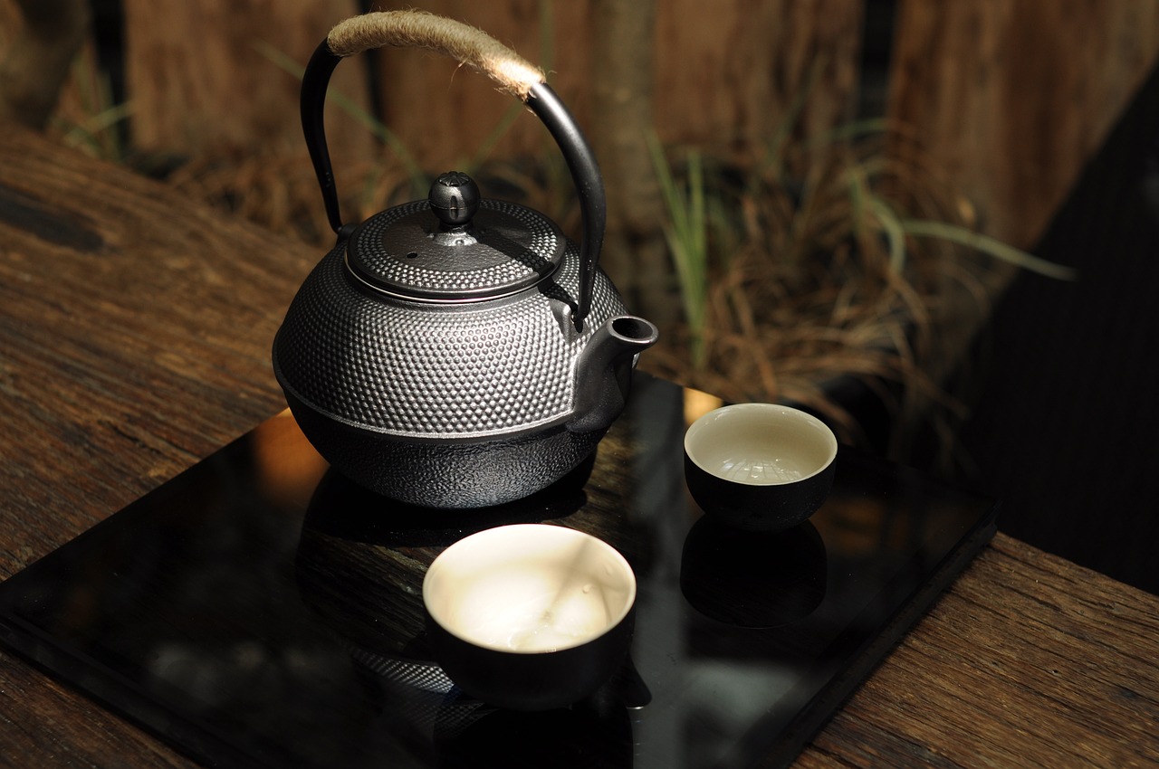 Repurpose Your Grandma's Old Teapot into a Bird Feeder